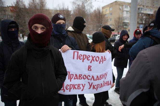 Новини Вінниці - фото з «Ви всі тут повії»: як націоналісти ходили у Вінниці до святих отців Російської церкви «Ви всі тут повії»: як націоналісти ходили у Вінниці до святих отців Російської церкви, фото №2 на сайті 20minut.ua