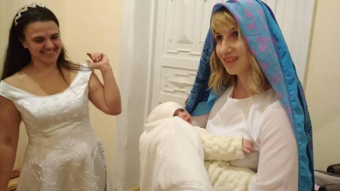 Дев'ять вертепів та 3-місячна Вероніка у ролі Ісуса: тернопільські пластуни засвітили 