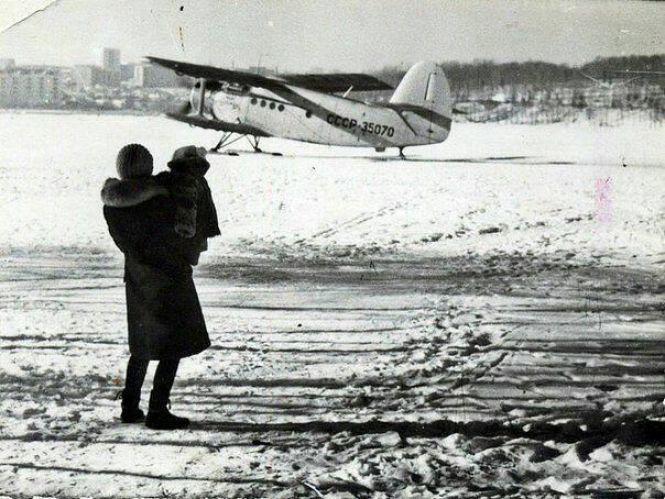 Новини Тернополя - фото з Літак на кризі, снігові скульптури, забави. День зими у Тернополі півстоліття тому Літак на кризі, снігові скульптури, забави. День зими у Тернополі півстоліття тому, фото №3 на сайті 20minut.ua
