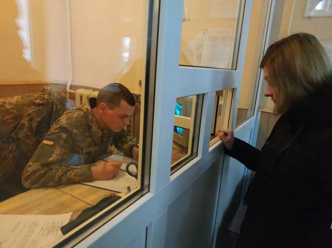 Новини Вінниці - фото з «Наказував обслуговувати його і богатирів». Лейтенантка заявила про домагання полковника «Наказував обслуговувати його і богатирів». Лейтенантка заявила про домагання полковника, фото №1 на сайті 20minut.ua