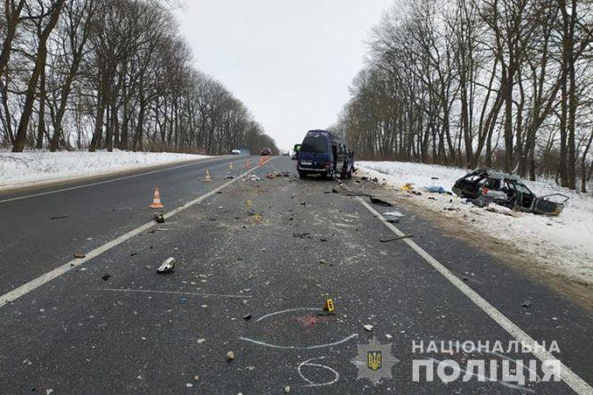 Новини Тернополя - фото з Поблизу Зборова аварія. Автомобілі сильно пошкоджені, є потерпілі Поблизу Зборова аварія. Автомобілі сильно пошкоджені, є потерпілі, фото №1 на сайті 20minut.ua