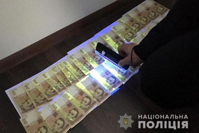 На хабарі у 6000 гривень спіймали секретаря міськради однієї з ОТГ, фото №2 на сайті vsim.ua