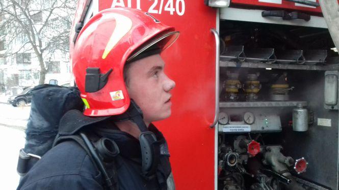 Новини Вінниці - фото з Пожежа на Келецькій: 15 рятувальників евакуйовали людей з дев'ятиповерхівки Пожежа на Келецькій: 15 рятувальників евакуйовали людей з дев'ятиповерхівки, фото №2 на сайті 20minut.ua