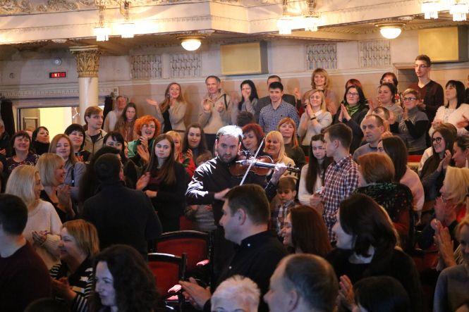 Новини Тернополя - фото з «Мої руки – це продовження скрипки»: Олександр Божик про рок, класику і концерт в Тернополі «Мої руки – це продовження скрипки»: Олександр Божик про рок, класику і концерт в Тернополі, фото №1 на сайті 20minut.ua