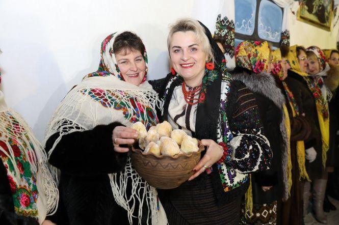 Новини Тернополя - фото з У селах Устя та Горошова відзначили свято Маланки У селах Устя та Горошова відзначили свято Маланки, фото №3 на сайті 20minut.ua