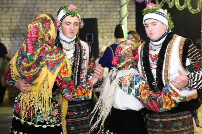 Новини Тернополя - фото з У селах Устя та Горошова відзначили свято Маланки У селах Устя та Горошова відзначили свято Маланки, фото №2 на сайті 20minut.ua