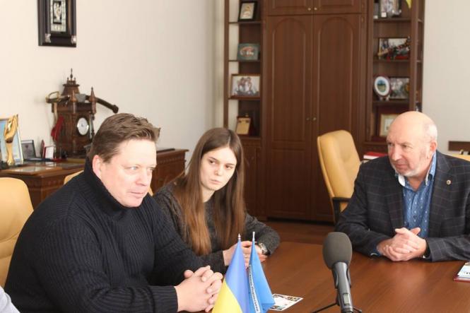 Новини Кам'янця-Подільського - фото з Благодійник з Німеччини навідався до Кам’янця із перевіркою Благодійник з Німеччини навідався до Кам’янця із перевіркою, фото №1 на сайті 20minut.ua