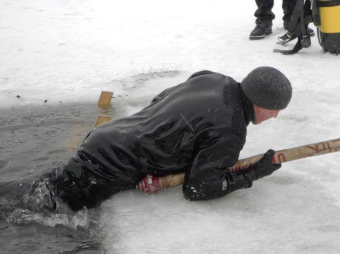 У Коростені та Новограді-Волинському рятувальники провели майстер-класи поведінки на воді, фото №1 на сайті 20minut.ua