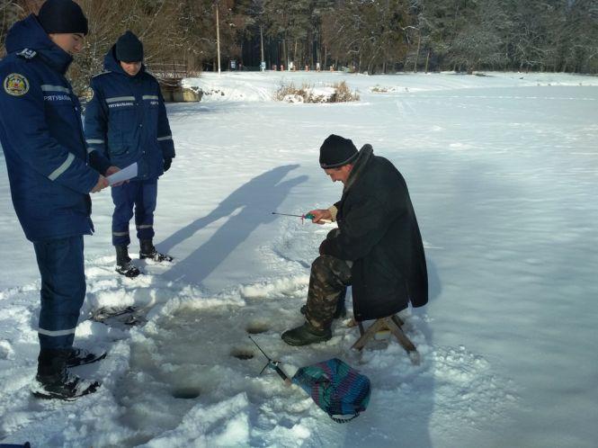 У Коростені та Новограді-Волинському рятувальники провели майстер-класи поведінки на воді, фото №2 на сайті 20minut.ua