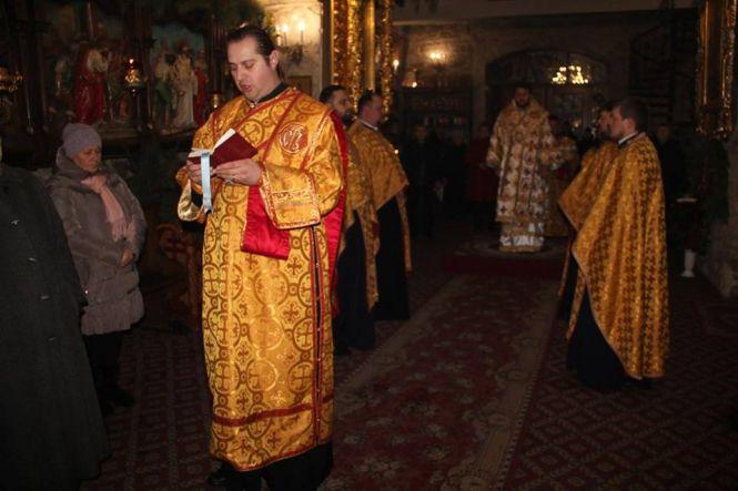 Новини Тернополя - фото з “Йорданська вода має неймовірну силу”: тернопільський священник про Щедрий вечір та Водохреща “Йорданська вода має неймовірну силу”: тернопільський священник про Щедрий вечір та Водохреща, фото №1 на сайті 20minut.ua