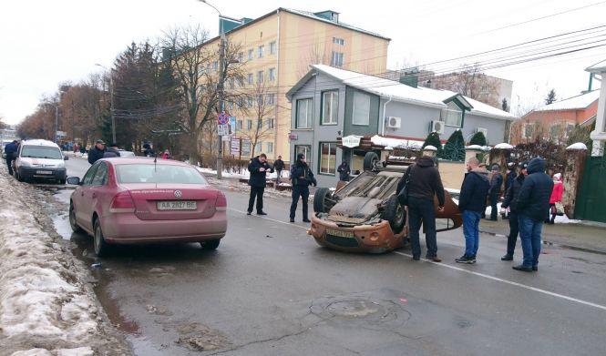 Новини Вінниці - фото з Потрійна ДТП на Блока: вулиця перекрита, є постраждала Потрійна ДТП на Блока: вулиця перекрита, є постраждала, фото №2 на сайті 20minut.ua