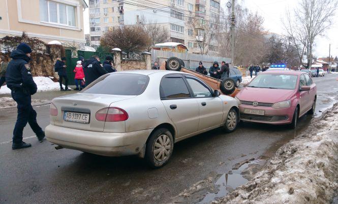Новини Вінниці - фото з Потрійна ДТП на Блока: вулиця перекрита, є постраждала Потрійна ДТП на Блока: вулиця перекрита, є постраждала, фото №3 на сайті 20minut.ua