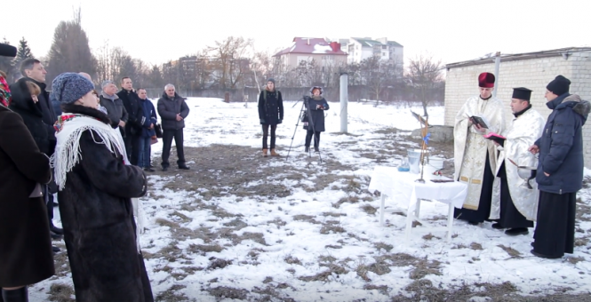 Новини Тернополя - фото з Вода, яка тече з кранів тернополян, теж освячена. А ви вірите у її цілющі властивості? (для обговорення) Вода, яка тече з кранів тернополян, теж освячена. А ви вірите у її цілющі властивості? (для обговорення), фото №4 на сайті 20minut.ua