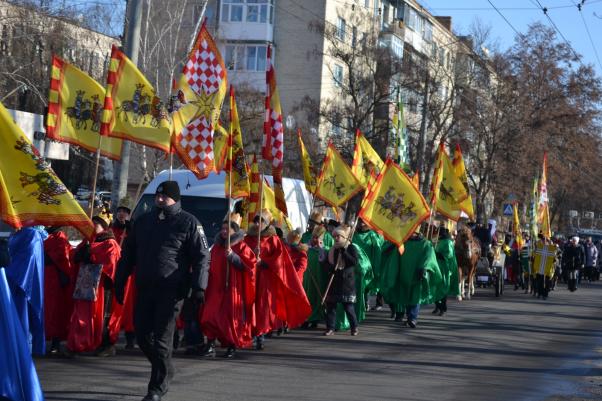 З колядками та Трьома Царями в кареті: вулицями Хмельницького пройшла театралізована хода, фото №4 на сайті vsim.ua