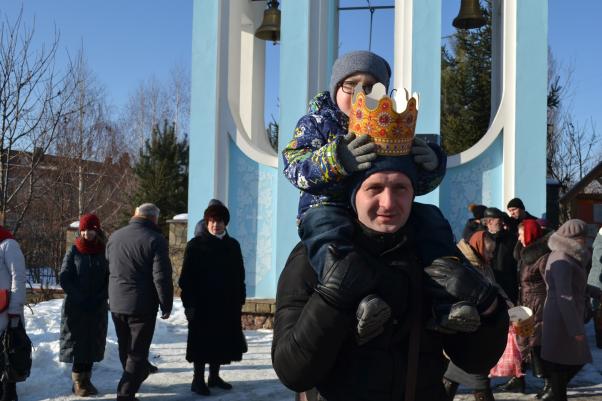 З колядками та Трьома Царями в кареті: вулицями Хмельницького пройшла театралізована хода, фото №1 на сайті vsim.ua