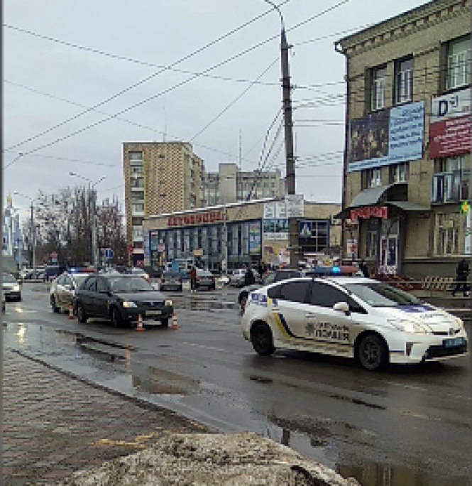 Новини Вінниці - фото з Вінниця 18 січня: подробиці ДТП на Блока та Київській Вінниця 18 січня: подробиці ДТП на Блока та Київській, фото №2 на сайті 20minut.ua