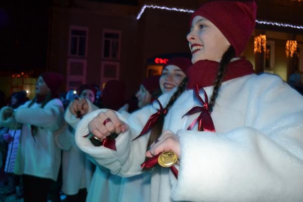 Новини Хмельницького - фото з В Хмельницькому офіційно закрили Різдвяний ярмарок (ФОТО, ВІДЕО) В Хмельницькому офіційно закрили Різдвяний ярмарок (ФОТО, ВІДЕО), фото №5 на сайті vsim.ua