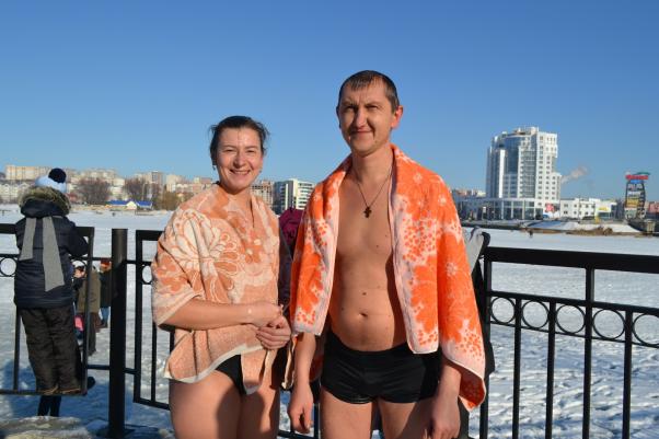 Новини Хмельницького - фото з “Моржі зі стажем” та “друг потягнув”: як хмельничани пірнали в ополонку на Південному Бузі “Моржі зі стажем” та “друг потягнув”: як хмельничани пірнали в ополонку на Південному Бузі, фото №4 на сайті vsim.ua