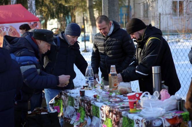 Новини Вінниці - фото з Водохреще-2019: черги до ополонок, сімейні купання та фото на снігу Водохреще-2019: черги до ополонок, сімейні купання та фото на снігу, фото №2 на сайті 20minut.ua