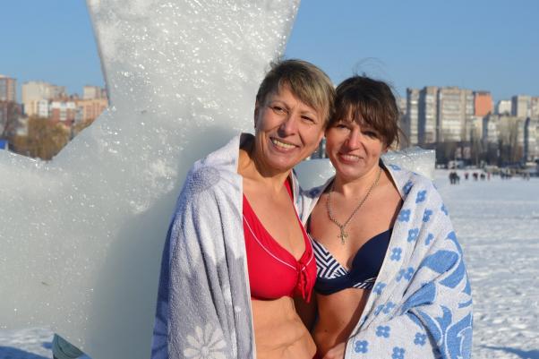 Новини Хмельницького - фото з “Моржі зі стажем” та “друг потягнув”: як хмельничани пірнали в ополонку на Південному Бузі “Моржі зі стажем” та “друг потягнув”: як хмельничани пірнали в ополонку на Південному Бузі, фото №6 на сайті vsim.ua