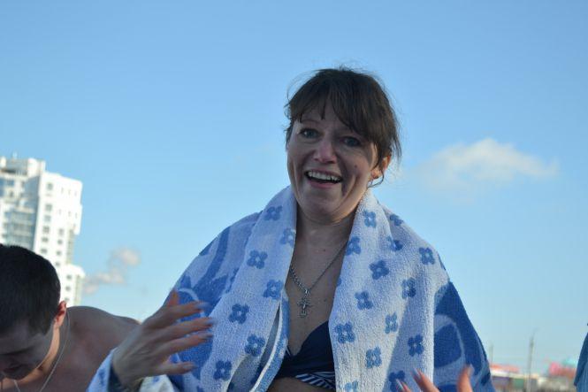 Новини Хмельницького - фото з “Моржі зі стажем” та “друг потягнув”: як хмельничани пірнали в ополонку на Південному Бузі “Моржі зі стажем” та “друг потягнув”: як хмельничани пірнали в ополонку на Південному Бузі, фото №7 на сайті vsim.ua