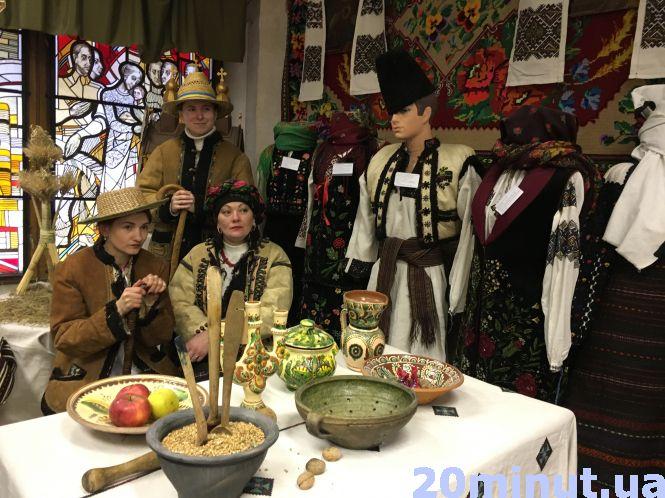 Новини Тернополя - фото з Тернополяни можуть побачити різдвяну шопку, якій понад 200 років Тернополяни можуть побачити різдвяну шопку, якій понад 200 років, фото №1 на сайті 20minut.ua