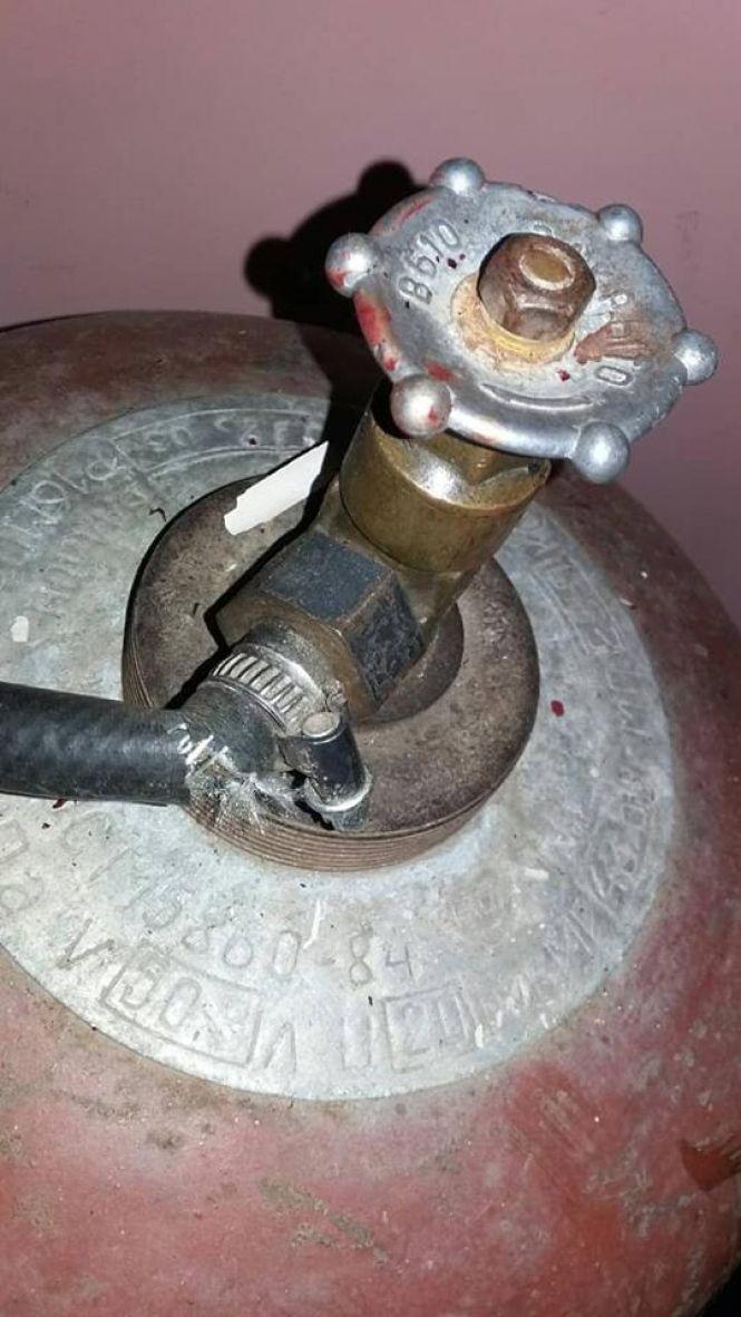 У Сутисках вибухнув газовий балон. Постраждалого рятують у лікарні Пирогова, фото №4 на сайті 20minut.ua