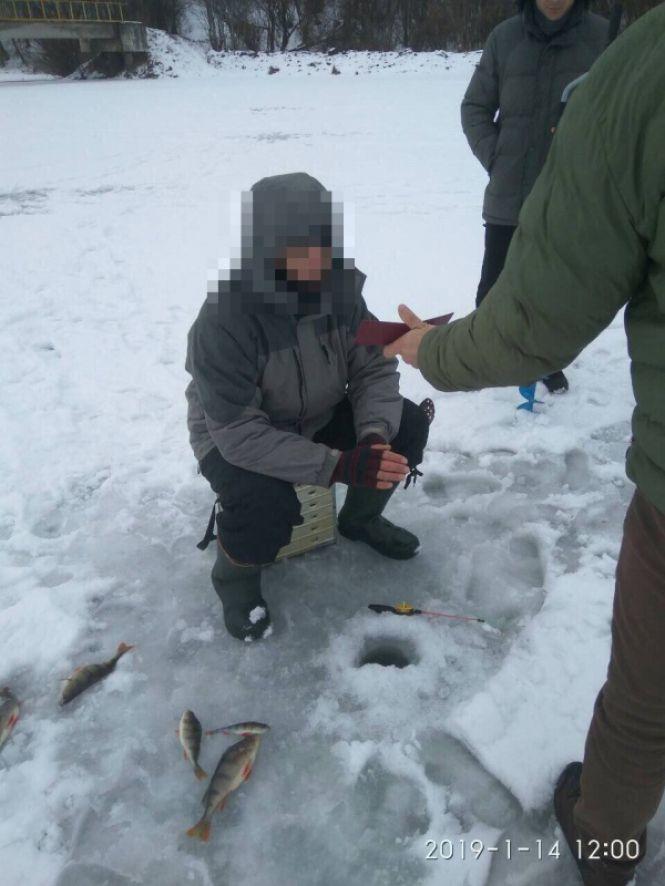 Новини Тернополя - фото з На Тернопільському ставі виявили 22 порушники. Інспектори склали на них протоколи На Тернопільському ставі виявили 22 порушники. Інспектори склали на них протоколи, фото №2 на сайті 20minut.ua