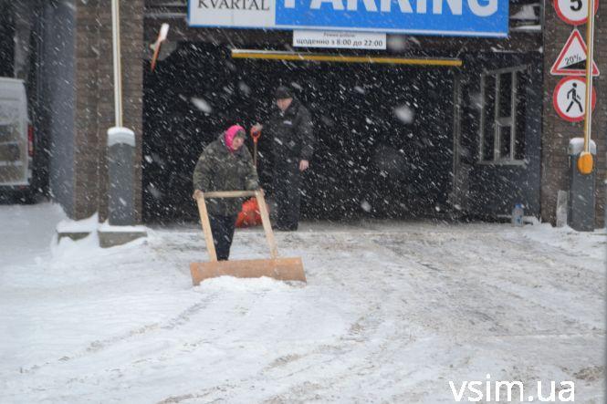 Новини Хмельницького - фото з Хмельничани взялися за лопати. Як місто прибирають від снігу Хмельничани взялися за лопати. Як місто прибирають від снігу, фото №5 на сайті vsim.ua