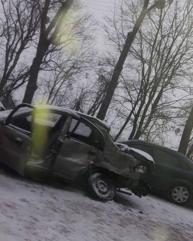 Новини Хмельницького - фото з У Хмельницькому Lanos "лоб у лоб" зіткнувся з Opel: двоє людей у лікарні У Хмельницькому Lanos "лоб у лоб" зіткнувся з Opel: двоє людей у лікарні, фото №2 на сайті vsim.ua