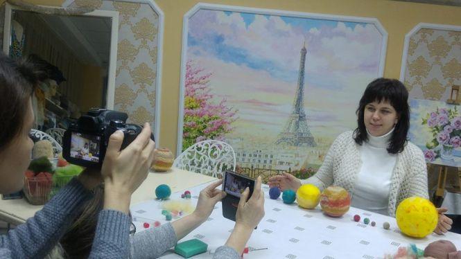 Зваляли з вовни дві Cонячні системи, фото №5 на сайті 20minut.ua