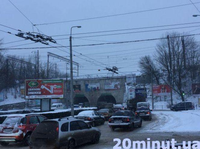У Тернополі падає сніг, рух транспорту ускладнений: як ви добиралися на роботу? (для обговорення), фото №1 на сайті 20minut.ua