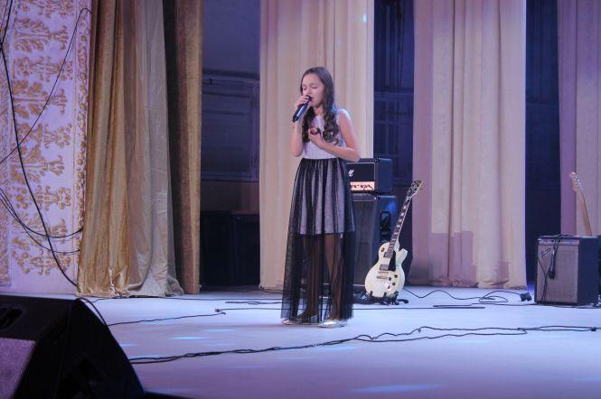 Кам’янецькі школярі боролися за місця у фіналі пісенного конкурсу (ФОТО), фото №5 на сайті 20minut.ua