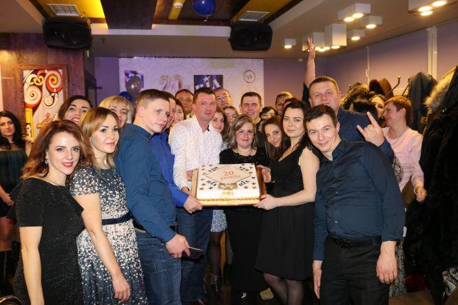 Новини Тернополя - фото з Газеті "RIA плюс" вже 20 років. Далі буде! Газеті "RIA плюс" вже 20 років. Далі буде!, фото №1 на сайті 20minut.ua