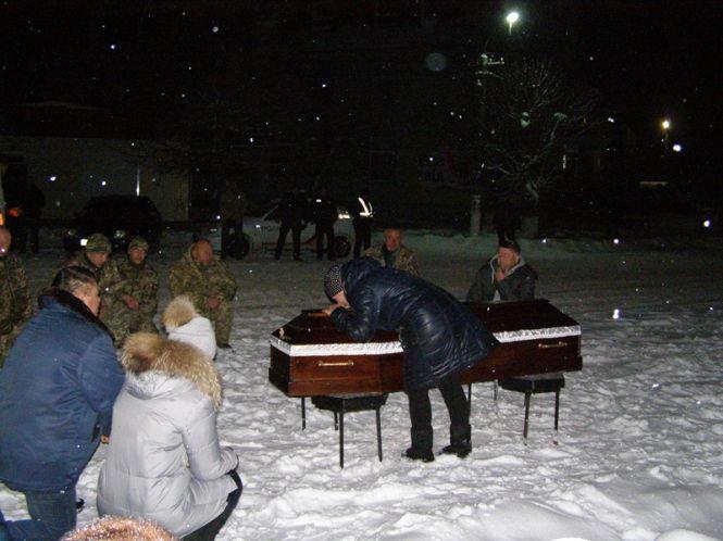 У селі Нападівка поховають Володимира Баюрко, який помер біля Маріуполя, фото №4 на сайті 20minut.ua