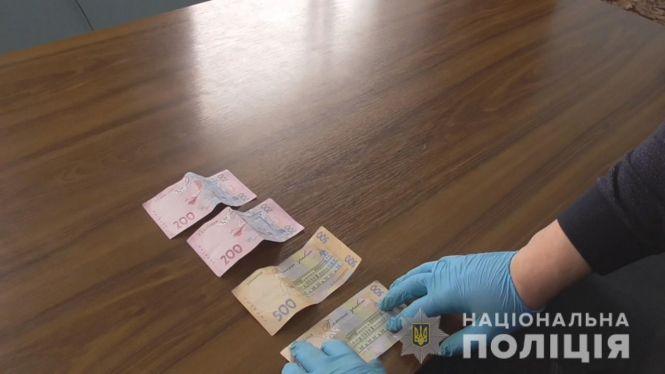 Новини Хмельницького - фото з У Хмельницькому чоловік намагався відкупитися від слідчого гривнями У Хмельницькому чоловік намагався відкупитися від слідчого гривнями, фото №2 на сайті vsim.ua