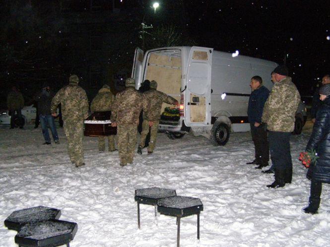 У селі Нападівка поховають Володимира Баюрко, який помер біля Маріуполя, фото №3 на сайті 20minut.ua