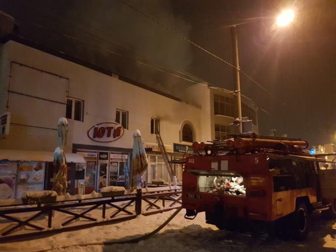 Горів "Техас" у Кам’янці-Подільському (ФОТО+ВІДЕО), фото №3 на сайті 20minut.ua