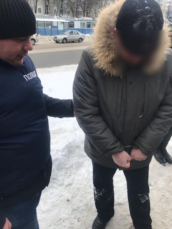 Новини Вінниці - фото з Викладача-хабарника взяли під варту. Він може вийти заплативши 153 тисячі Викладача-хабарника взяли під варту. Він може вийти заплативши 153 тисячі, фото №2 на сайті 20minut.ua