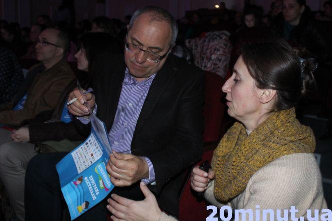 Новини Тернополя - фото з Відомі актори, продюсери та режисери в Тернополі: стартував фестиваль “Кінохвилька” Відомі актори, продюсери та режисери в Тернополі: стартував фестиваль “Кінохвилька”, фото №3 на сайті 20minut.ua