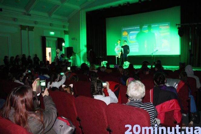 Новини Тернополя - фото з Відомі актори, продюсери та режисери в Тернополі: стартував фестиваль “Кінохвилька” Відомі актори, продюсери та режисери в Тернополі: стартував фестиваль “Кінохвилька”, фото №4 на сайті 20minut.ua