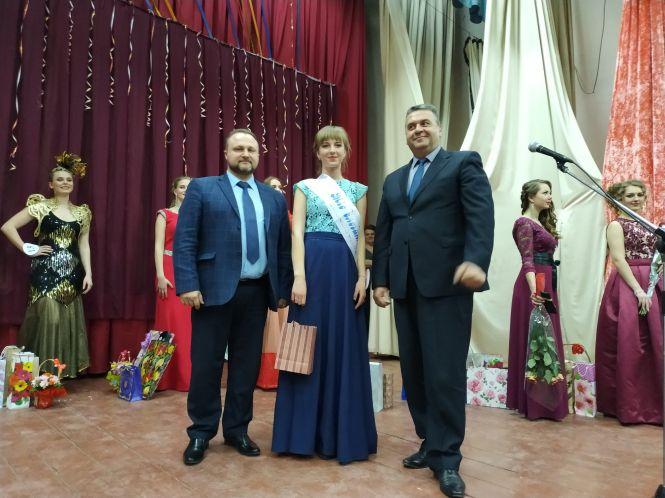 Новини Козятина - фото з «Суперстаршокласниця-2019»: перемогу виборола учениця Миколаївської школи Ольга Піркл «Суперстаршокласниця-2019»: перемогу виборола учениця Миколаївської школи Ольга Піркл, фото №8 на сайті 20minut.ua