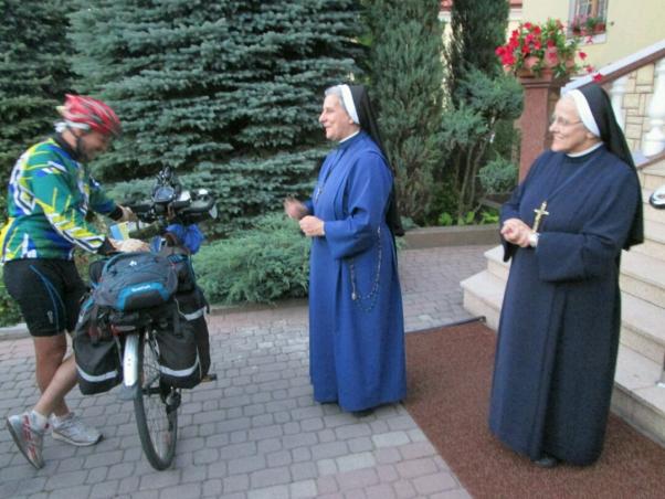 Новини Хмельницького - фото з “Театр колишніх наркоманів та ночівля з монашками”: хмельничанин Сергій Толстіхін про велоподорож Європою “Театр колишніх наркоманів та ночівля з монашками”: хмельничанин Сергій Толстіхін про велоподорож Європою, фото №1 на сайті vsim.ua