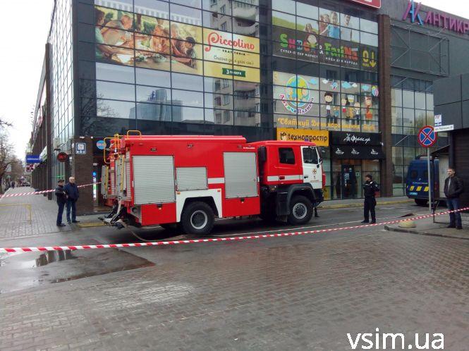 Новини Хмельницького - фото з У «Кварталі» знову шукали вибухівку У «Кварталі» знову шукали вибухівку, фото №1 на сайті vsim.ua