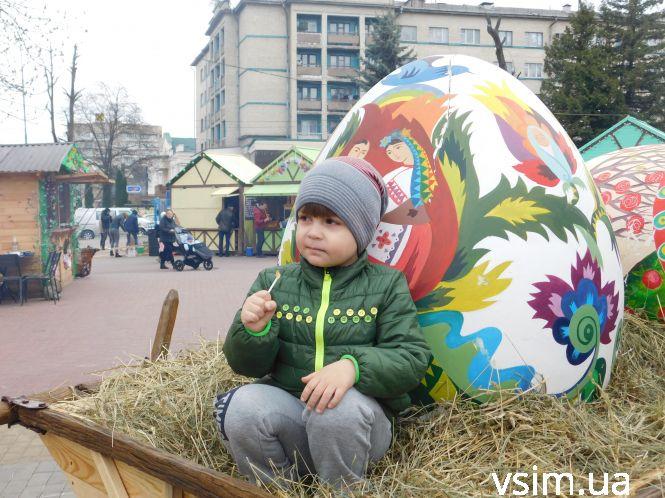 На Проскурівській запрацював Великодній ярмарок (ФОТО), фото №10 на сайті vsim.ua
