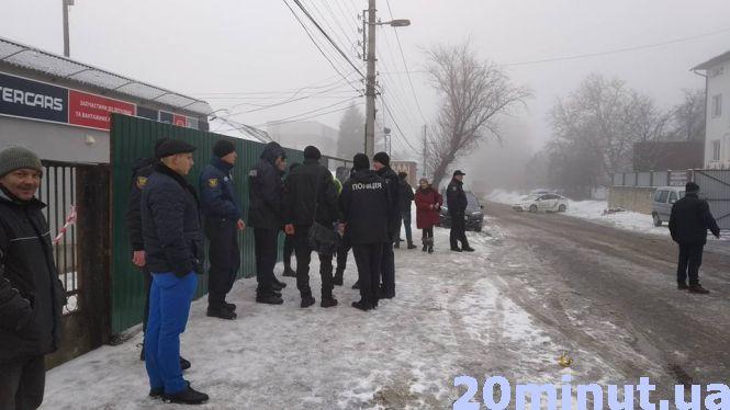 Вул. Гайова знову перекрита: вчора старі власники потрапили на територію, сьогодні знову не можуть, фото №1 на сайті 20minut.ua