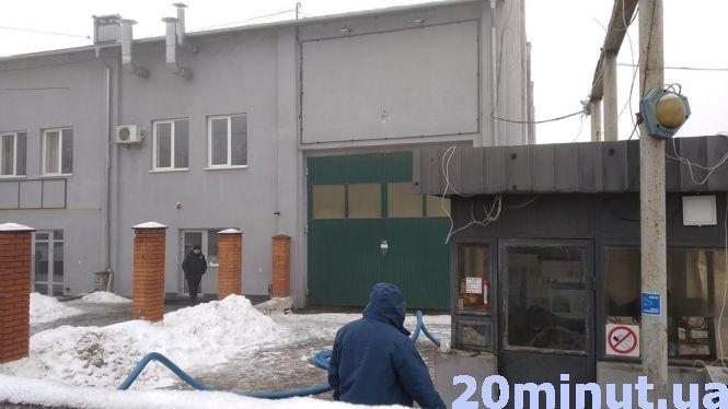 Вул. Гайова знову перекрита: вчора старі власники потрапили на територію, сьогодні знову не можуть, фото №2 на сайті 20minut.ua