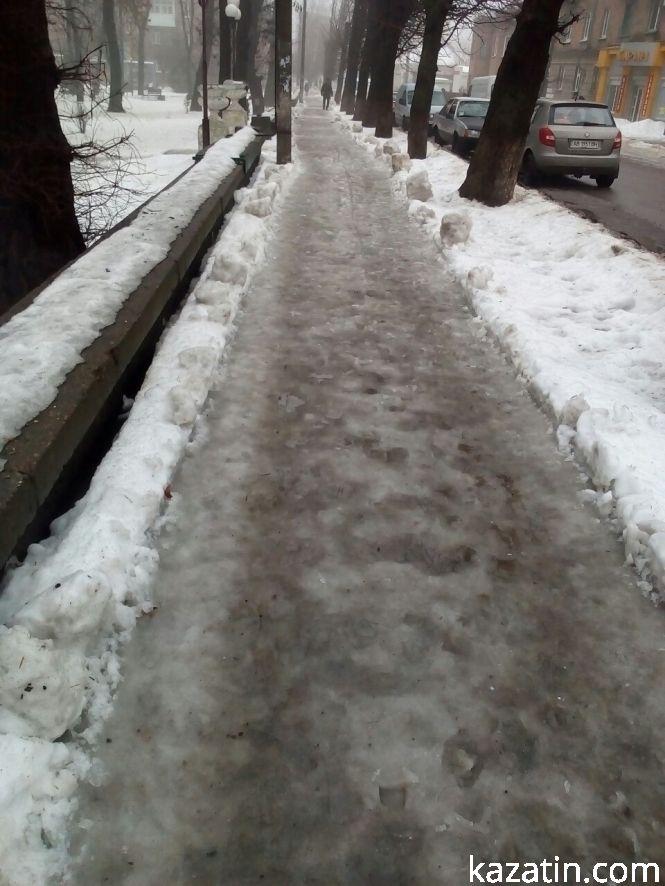 Козятин 1 лютого: рожевий сніг та лід під ногами, фото №2 на сайті 20minut.ua