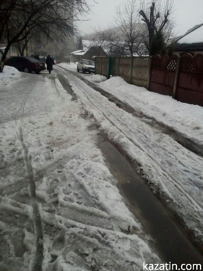 Козятин 1 лютого: рожевий сніг та лід під ногами, фото №6 на сайті 20minut.ua