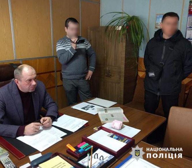 Новини Хмельницького - фото з Житель Городоцького району попався на хабарі поліцейському Житель Городоцького району попався на хабарі поліцейському, фото №1 на сайті vsim.ua